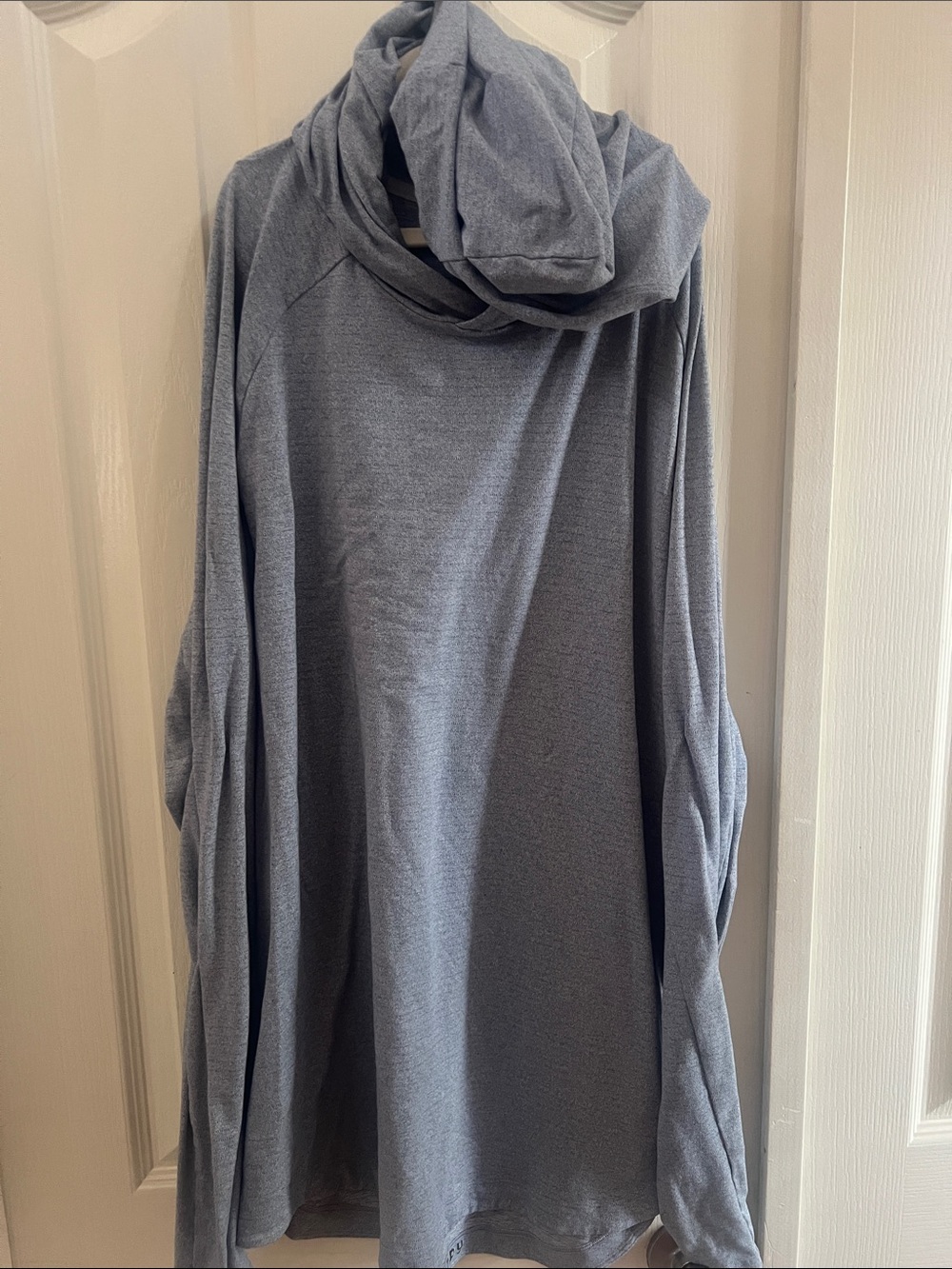 Lululemon Soft blue Hoodie pit to pit 20 inches - tag removed - fit Medium
